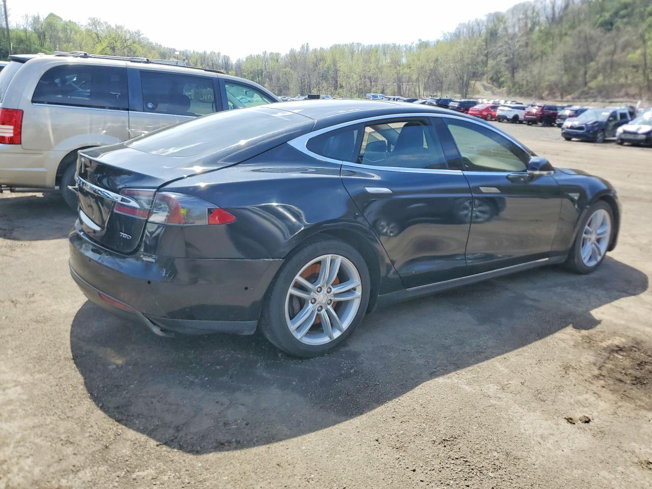 2015 Tesla Model S VIN 5YJSA1E27FF119731 COPART salvage auction — Rear End, NJ - CERT OF TITLE-SALVAGE, sold $4,100 on 2026-07-03 (photo 3)