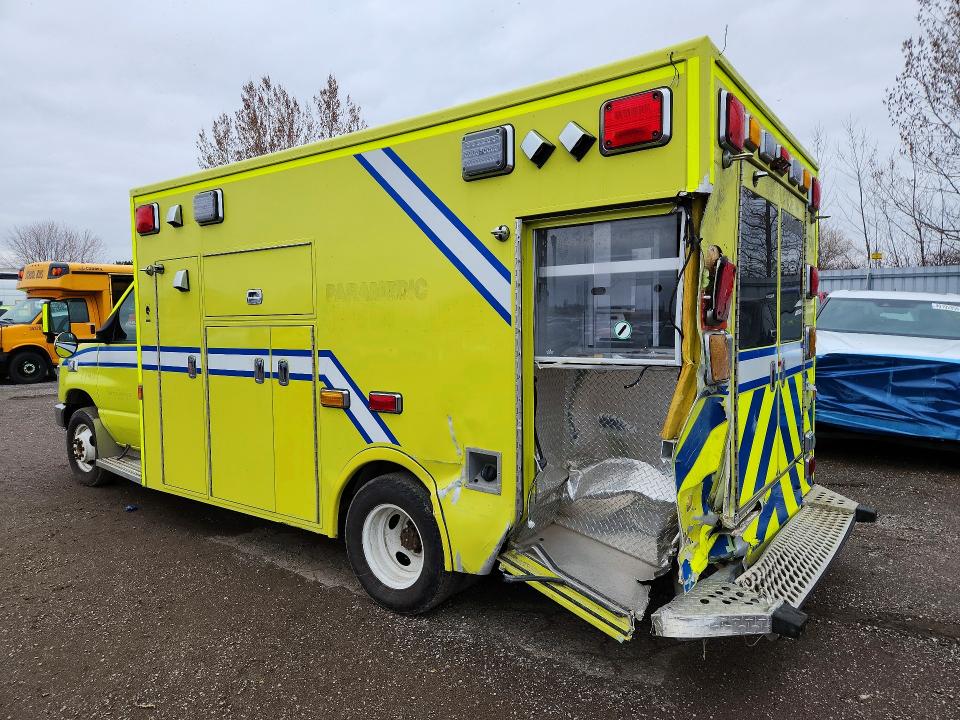 2022 Ford Econoline e350 VIN 1FDWE3FN7NDC03785 COPART salvage auction — SIDE, On - Permit Salvage (P), sold $1,700 on 2026-07-09 (photo 2)