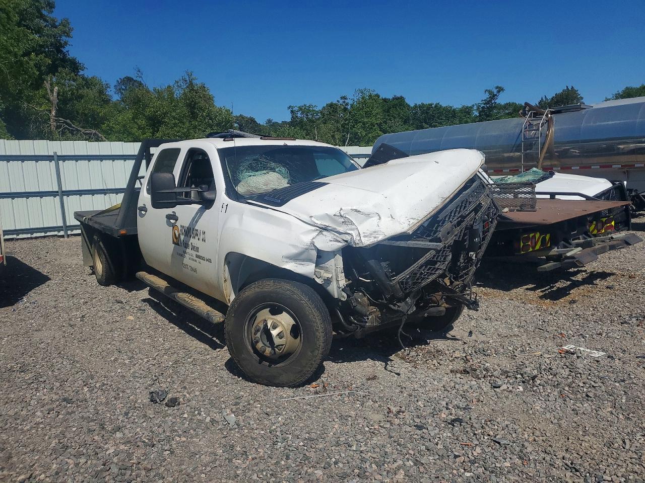 2014 Chevrolet Silverado 3500 VIN 1GB4CZCG1EF115057 — COPART salvage auction photo
