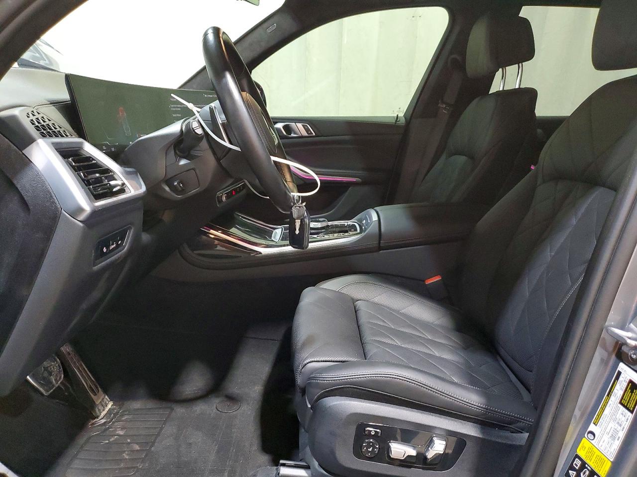 2024 BMW X7 VIN 5UX23EM04R9S40456 COPART salvage auction — Side, MO - SALVAGE CERTIFICATE OF TITLE, sold $47,250 on 2026-06-24 (photo 7)