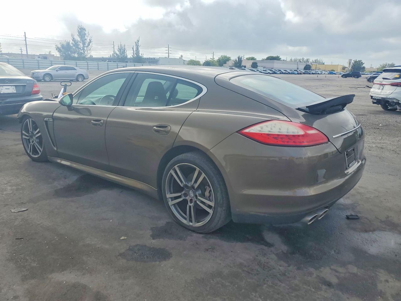 2011 Porsche Panamera VIN WP0AB2A74BL060824 COPART salvage auction — Mechanical, FL - CERT OF TITLE SLVG REBUILDABLE, sold $5,100 on 2026-09-16 (photo 2)
