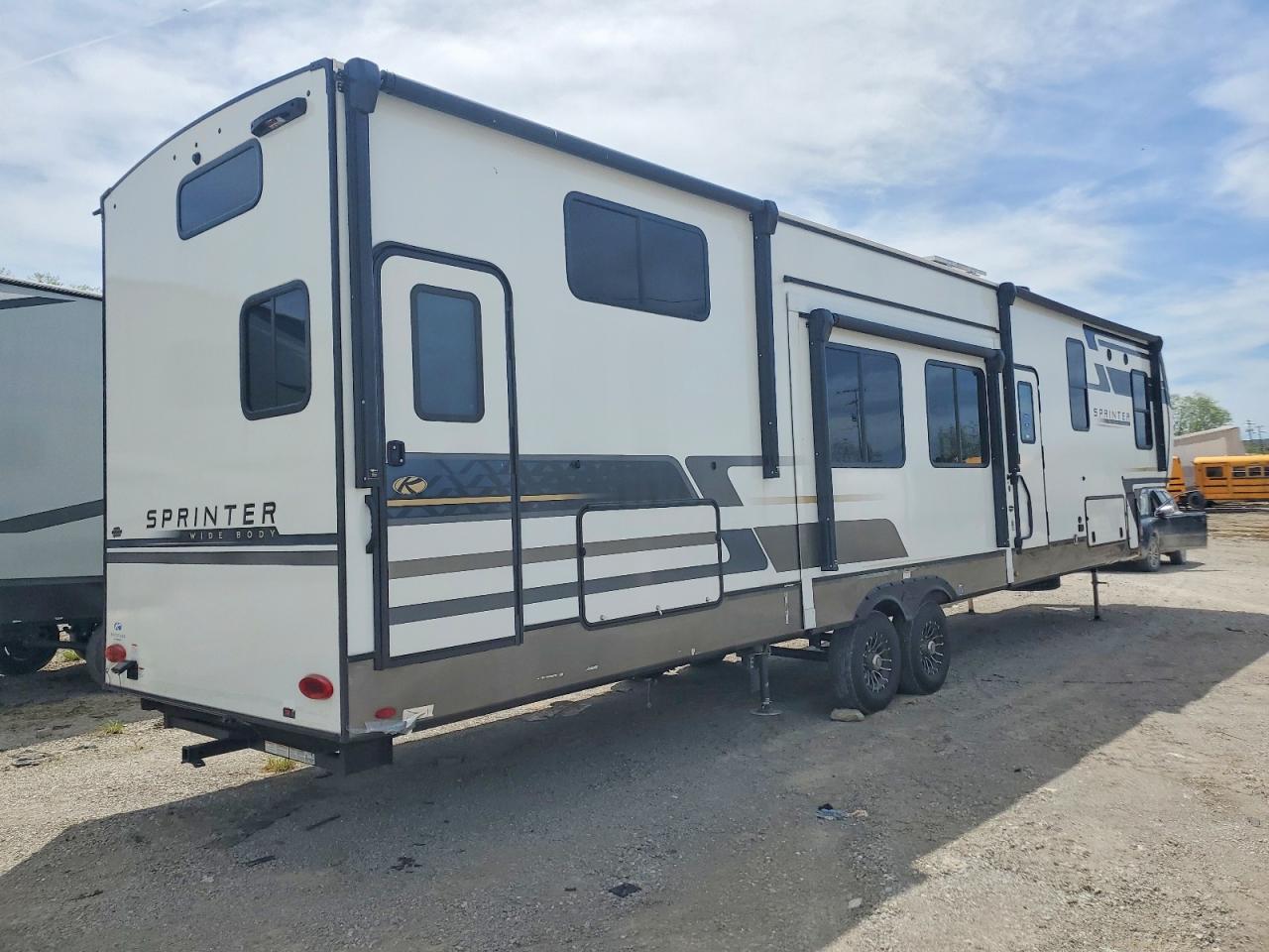 2025 Keys Sprinter Series VIN 4YDFSTV20S4530607 COPART salvage auction — Burn, KY - CERT OF TITLE-SALVAGE, sold $28,000 on 2026-07-06 (photo 4)