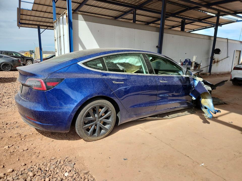 2020 Tesla Model 3 VIN 5YJ3E1EAXLF705917 COPART salvage auction — SIDE, Az - Cert Of Title - Salvage, sold $175 on 2026-07-28 (photo 3)