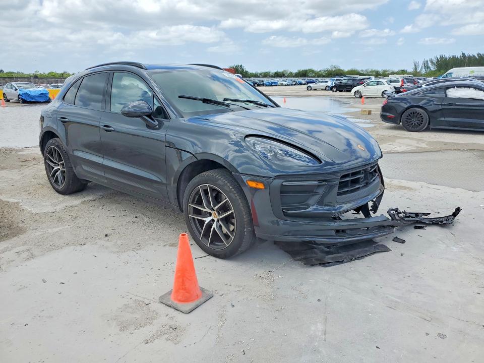 2024 Porsche Macan VIN WP1AA2A59RLB10384 COPART salvage auction — FRONT END, Fl - Cert Of Title Slvg Rebuildable, sold $22,200 on 2026-08-12 (photo 4)