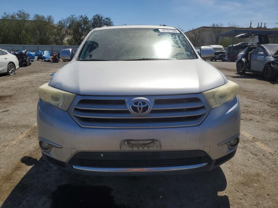 2011 Toyota Highlander VIN 5TDZK3EH1BS048527 COPART salvage auction — REAR END, NV - SALVAGE TITLE, sold $2,300 on 2026-07-28 (photo 5)