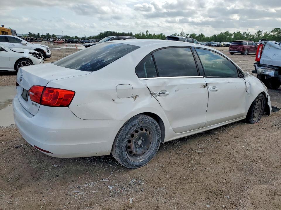 2013 Volkswagen Jetta VIN 3VWDP7AJXDM375357 COPART salvage auction — FRONT END, Tx - Salvage Vehicle Title, sold $650 on 2026-07-02 (photo 3)
