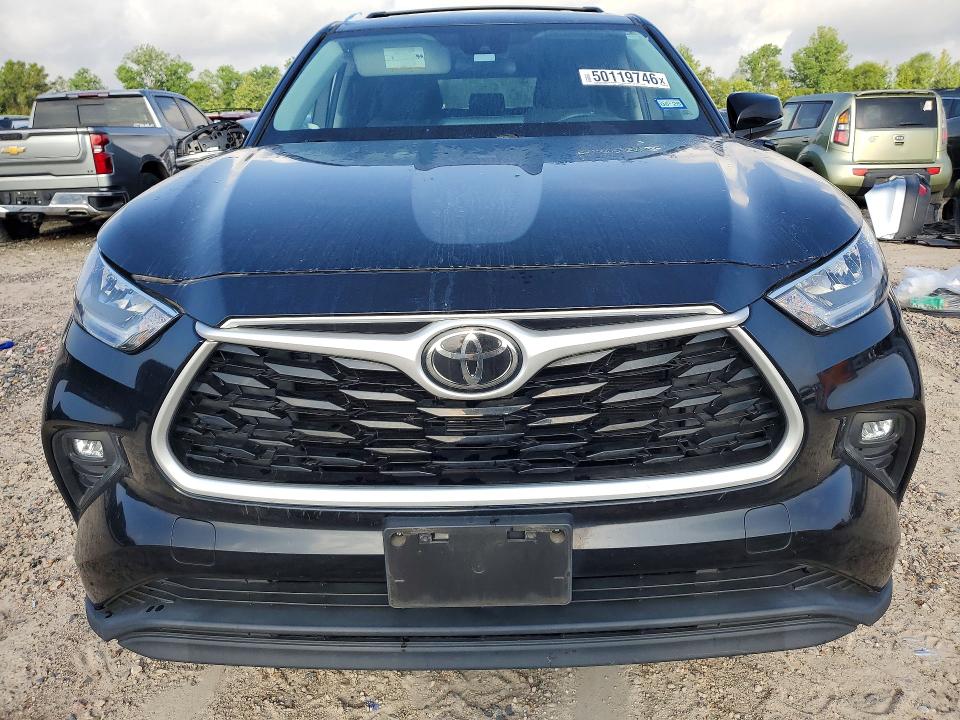 2020 Toyota Highlander VIN 5TDZZRAH8LS007771 COPART salvage auction — SIDE, Salvage Title, sold $8,300 on 2026-07-10 (photo 5)