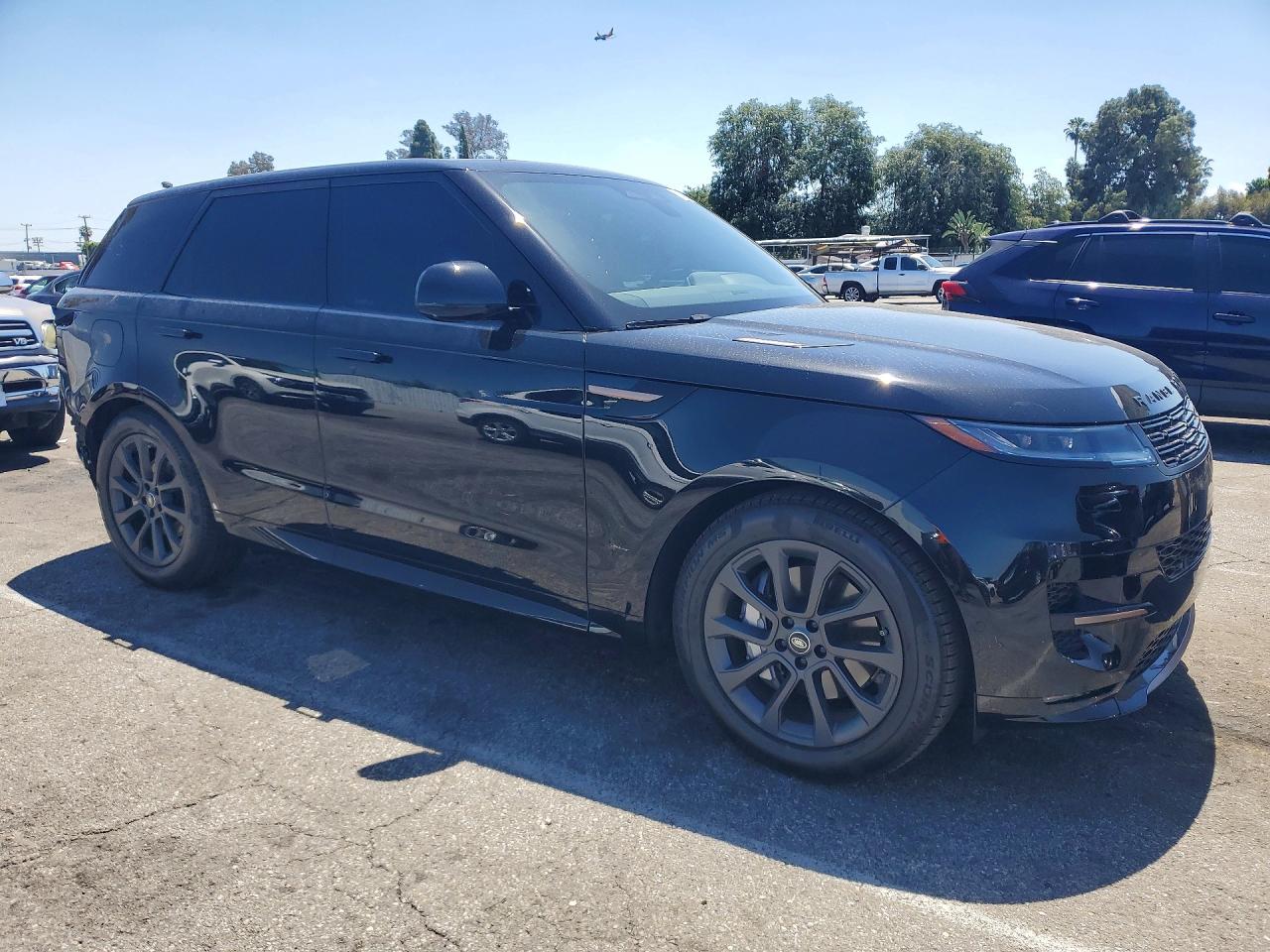 2025 Land Rover Range Rover Sport VIN SAL1L9FU9SA437785 COPART salvage auction — Rear End, CA - SALVAGE CERTIFICATE, sold $61,000 on 2026-07-10 (photo 4)