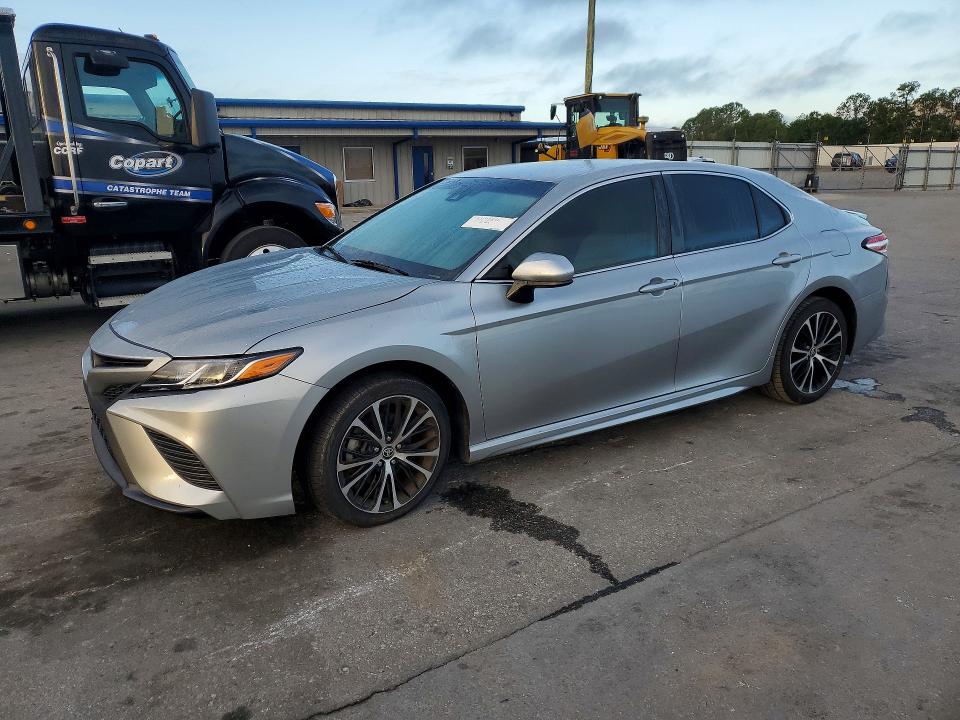 2020 Toyota Camry VIN 4T1G11AK4LU956737 — COPART salvage auction photo