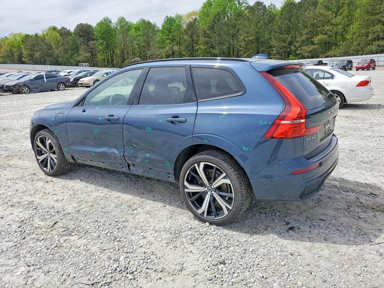 2025 Volvo XC60 VIN YV4H60RM2S1189607 COPART salvage auction — Side, GA - CERT OF TITLE-SALVAGE, sold $33,250 on 2026-08-19 (photo 2)