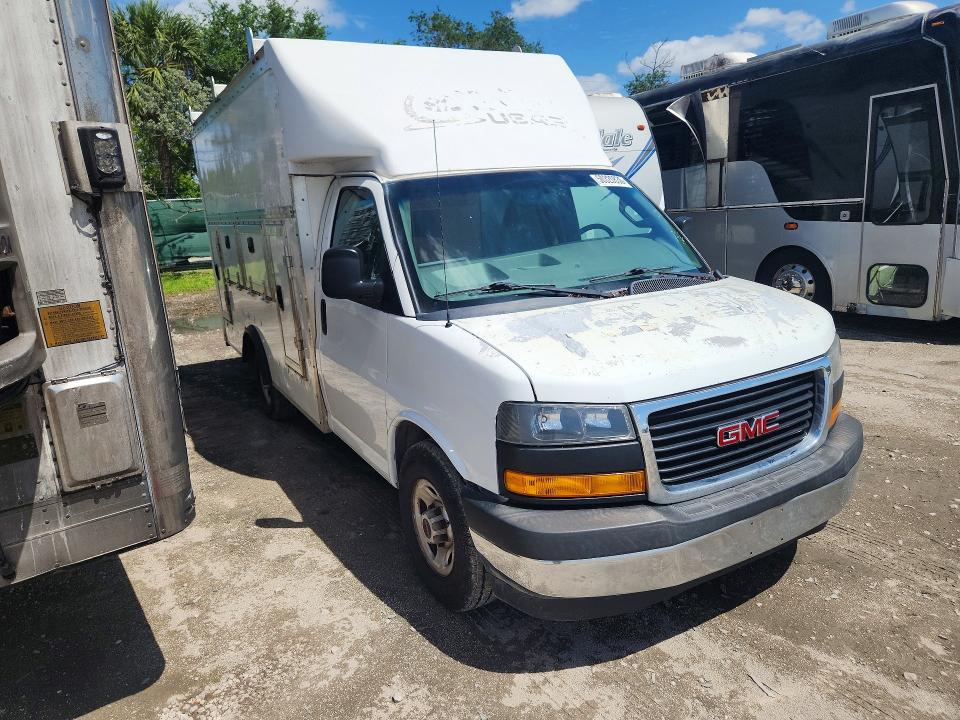 2018 Gmc Savana VIN 1GD07RFG8J1197902 COPART salvage auction — MINOR DENT/SCRATCHES, Fl - Certificate Of Title (P), sold $350 on 2026-07-09 (photo 4)