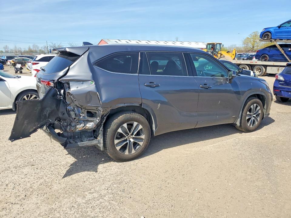 2022 Toyota Highlander VIN 5TDGBRCH5NS537692 COPART salvage auction — REAR END, Salvage Title, sold $22,200 on 2026-07-16 (photo 3)