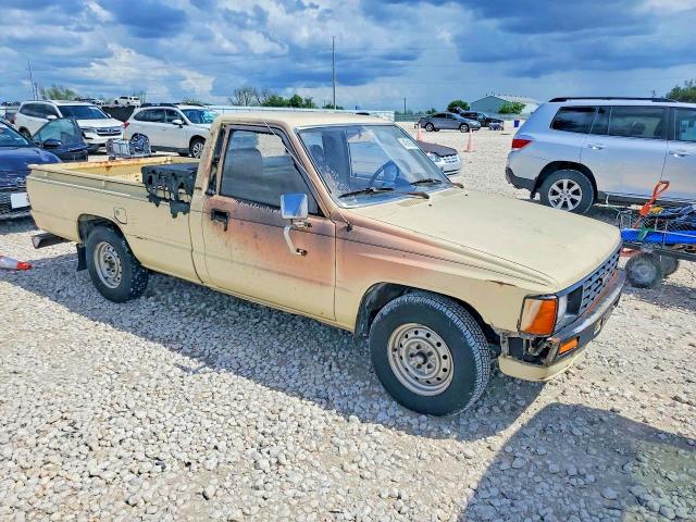 1984 Toyota Pickup VIN JT4RN55R9E0046284 COPART salvage auction — BURN, Tx - Certificate Of Title, sold $1,550 on 2026-07-16 (photo 4)
