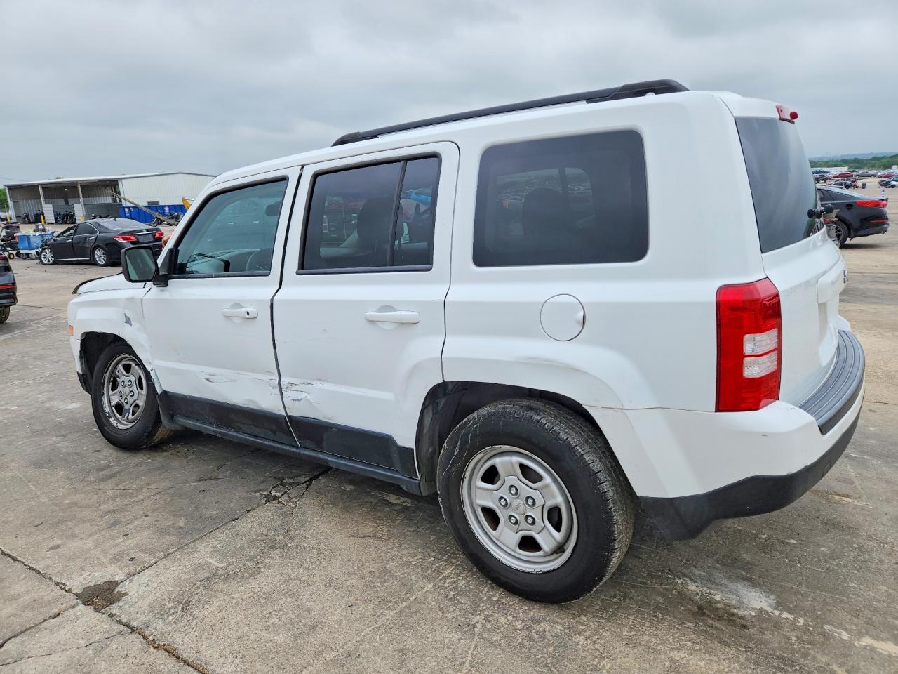 2017 Jeep Liberty (Patriot) VIN 1C4NJPBAXHD211339 COPART salvage auction — Side, Ct - Clean Title, sold $1,500 on 2026-07-09 (photo 2)