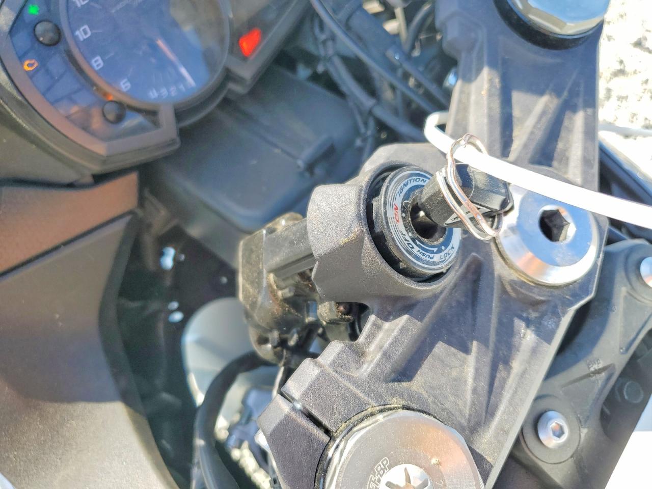 2021 Kawasaki ZX636 VIN JKBZXJH11MA008393 COPART salvage auction — Front End, SC - CERT OF TITLE-SALVAGE, sold $3,550 on 2026-07-02 (photo 8)