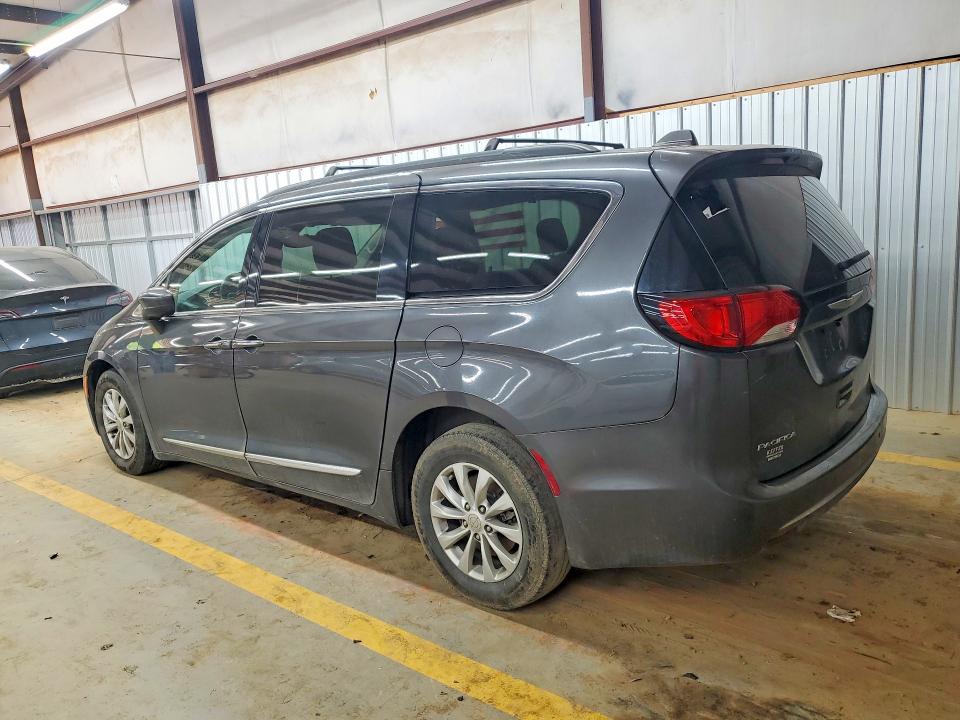 2017 Chrysler Pacifica VIN 2C4RC1BG6HR734299 COPART salvage auction — NORMAL WEAR, Nc - Dealer Only Clean Title, sold $3,300 on 2026-08-24 (photo 2)