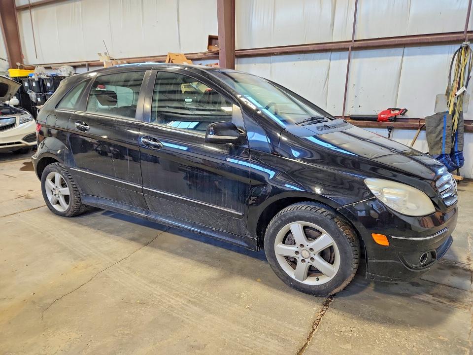 2008 Mercedes-benz B-class VIN WDDFH33XX8J382787 COPART salvage auction — VANDALISM, AB - OOP - ACTIVE, sold $900 on 2026-08-20 (photo 4)