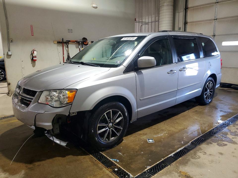 2017 Dodge Caravan VIN 2C4RDGCG9HR828286 — COPART salvage auction photo