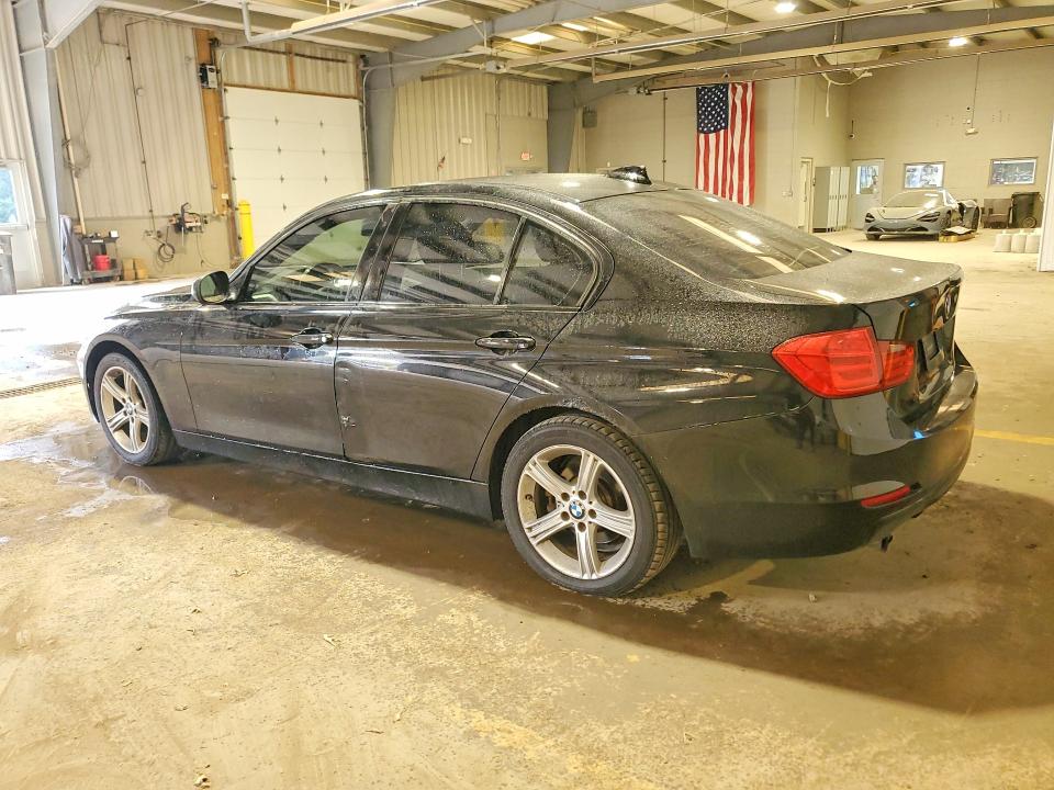 2013 BMW 3er VIN WBA3B5G55DNP41210 COPART salvage auction — NORMAL WEAR, Salvage Title, sold $3,000 on 2026-07-22 (photo 2)