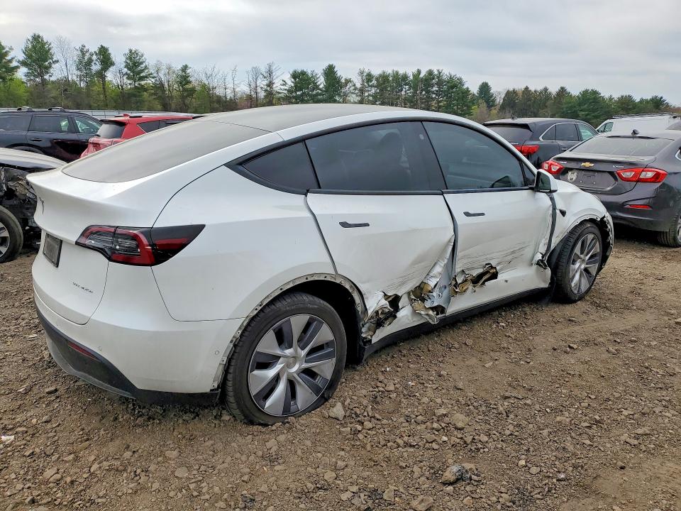 2021 Tesla Model y VIN 5YJYGAEE3MF191025 COPART salvage auction — SIDE, Md - Cert Of Salvage < 75% Damage, sold $250 on 2026-07-27 (photo 3)