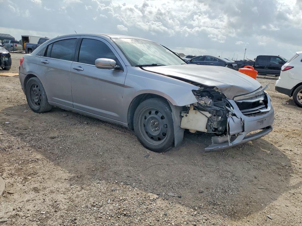 2013 Chrysler 200 VIN 1C3CCBAB6DN561171 COPART salvage auction — FRONT END, Tx - Salvage Vehicle Title, sold $300 on 2026-07-02 (photo 4)
