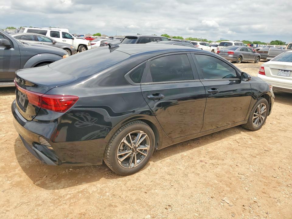 2024 Kia Forte VIN 3KPF24AD1RE781032 COPART salvage auction — REAR END, Tx - Salvage Vehicle Title, sold $4,350 on 2026-07-09 (photo 3)