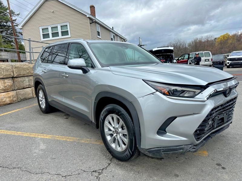 2025 Toyota Highlander VIN 5TDAAAA59SS025805 COPART salvage auction — MINOR DENT/SCRATCHES, Fl - Certificate Of Title, sold $33,500 on 2026-07-14 (photo 4)