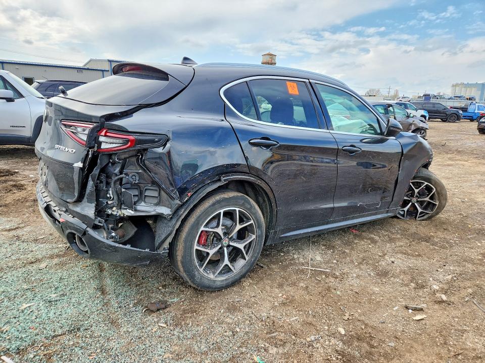 2021 Alfa romeo Stelvio VIN ZASPAKBN4M7D01438 COPART salvage auction — FRONT END, Il - Salvage Certificate, sold $825 on 2026-07-03 (photo 3)
