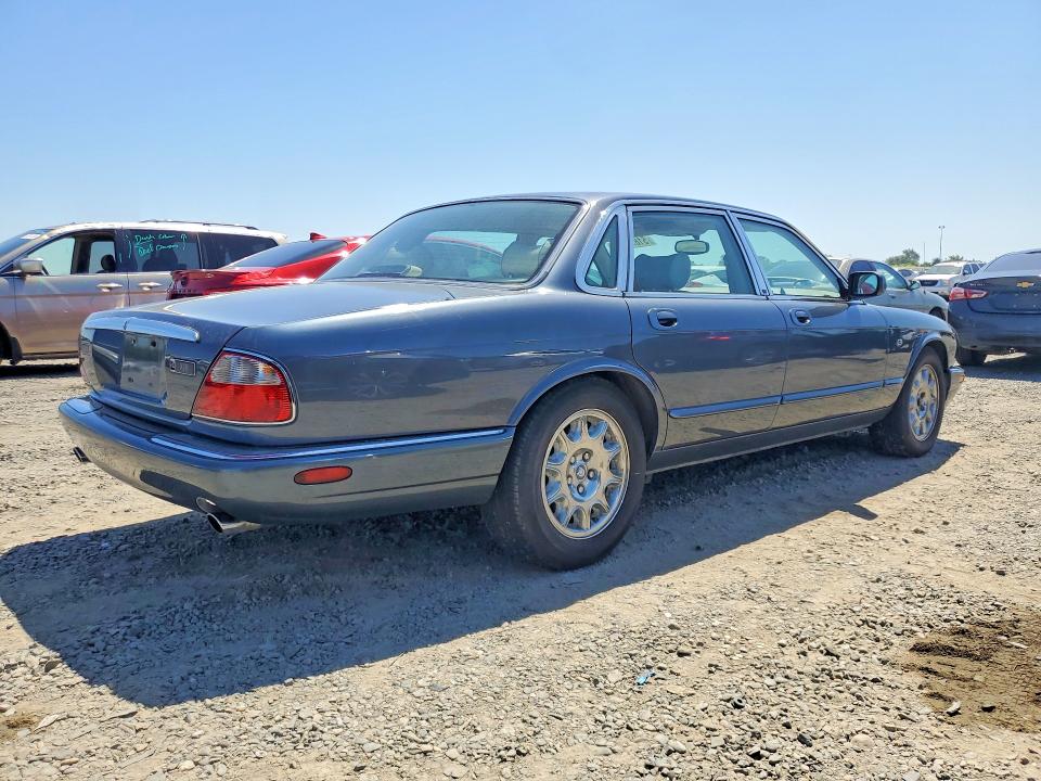 1998 Jaguar Xj series VIN SAJHX1247WC841374 COPART salvage auction — NORMAL WEAR, Ca - Dis/Dlr/Exp Only Clean Title, sold $525 on 2026-07-09 (photo 3)