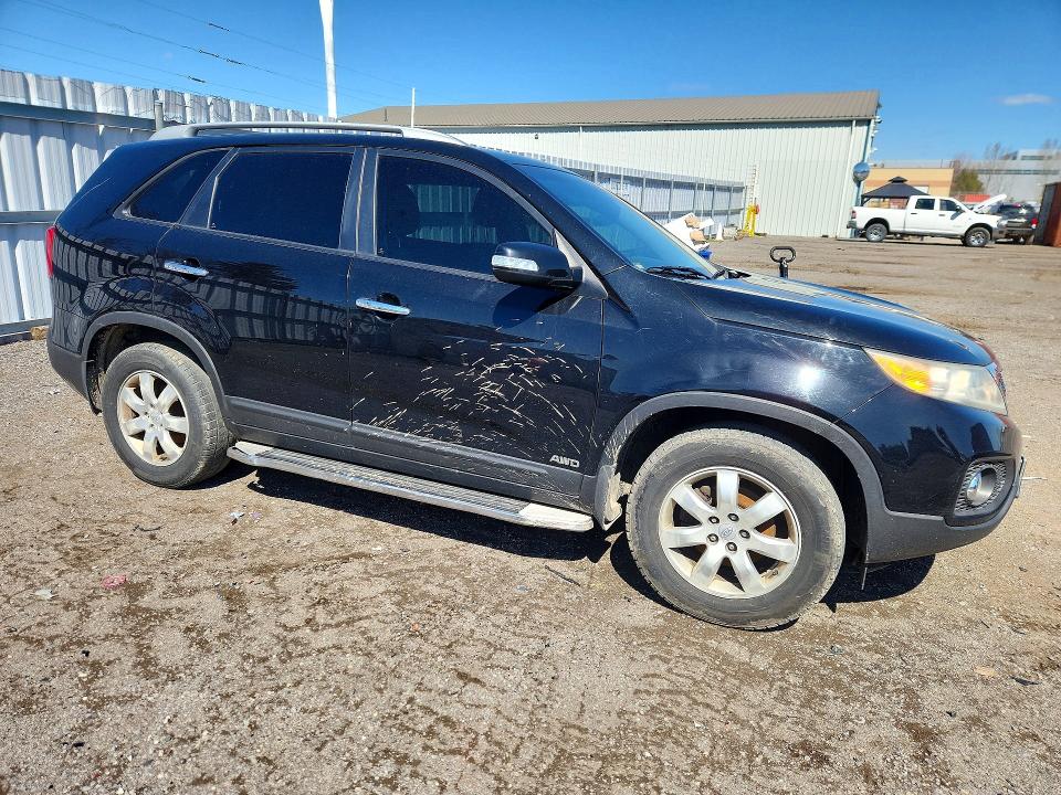2011 Kia Sorento VIN 5XYKTDA20BG057027 COPART salvage auction — UNDERCARRIAGE, ON - PERMIT SALVAGE, sold $400 on 2026-07-21 (photo 4)