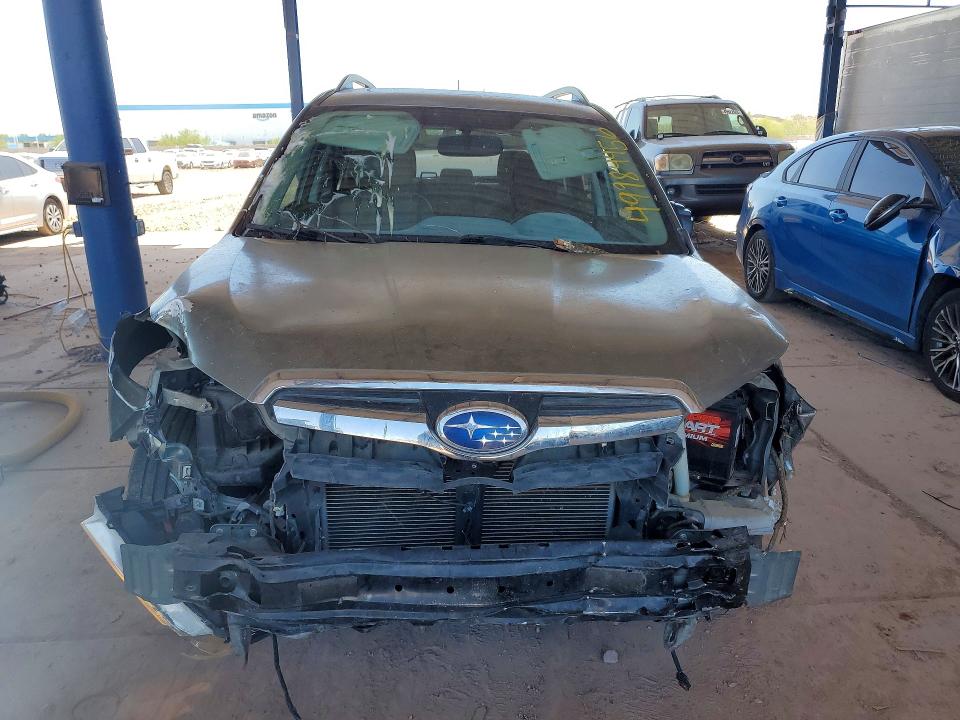2014 Subaru Forester VIN JF2SJAMC3EH433760 COPART salvage auction — ROLLOVER, Az - Cert Of Title - Salvage, sold $1,050 on 2026-07-02 (photo 5)