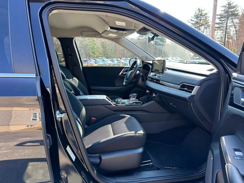 2025 Mitsubishi Outlander VIN JA4J3UA81SZ036733 COPART salvage auction — MINOR DENT/SCRATCHES, Ga - Certificate Of Title, sold $17,000 on 2026-07-15 (photo 6)