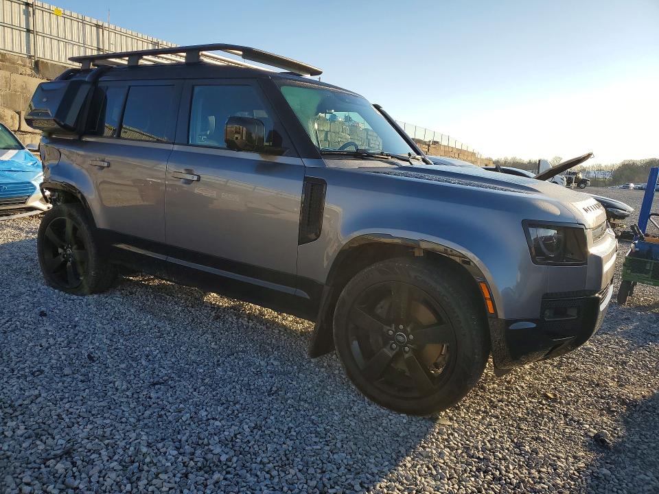 2024 Land rover Defender VIN SALE27EU5R2310904 COPART salvage auction — REAR END, KY, sold $7,100 on 2026-07-24 (photo 4)