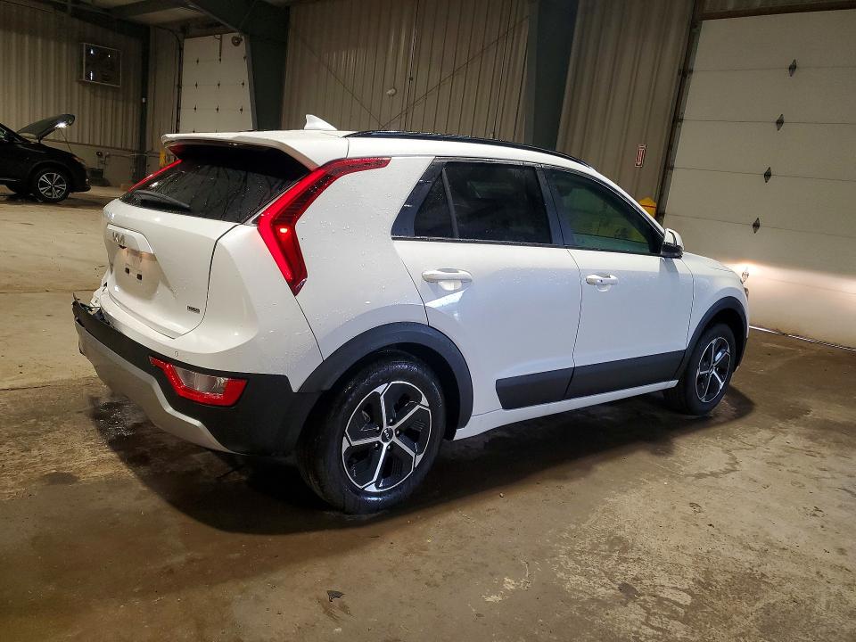 2025 Kia Niro VIN KNDCR3LE7S5287905 COPART salvage auction — REAR END, Salvage Title, sold $1,650 on 2026-07-29 (photo 3)
