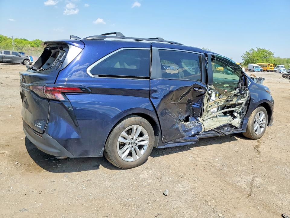 2024 Toyota Sienna VIN 5TDJSKFC3RS150335 COPART salvage auction — SIDE, Md - Cert Of Salvage > 75% Damage, sold $10,000 on 2026-07-14 (photo 3)