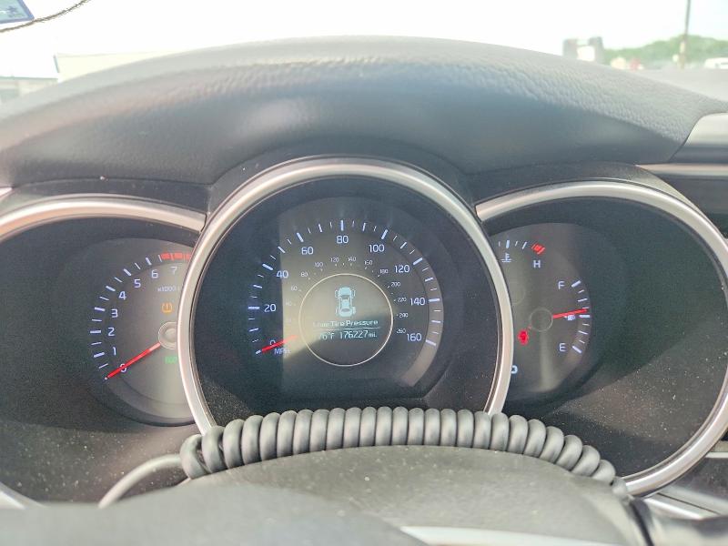 2015 Kia Optima VIN KNAGM4A78F5550495 COPART salvage auction — SIDE, Tx - Salvage Vehicle Title, sold $775 on 2026-07-02 (photo 9)