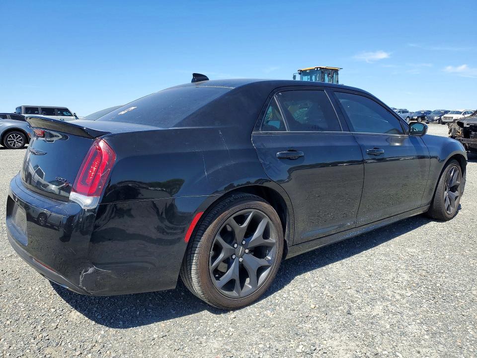 2020 Chrysler 300 VIN 2C3CCABG8LH212525 COPART salvage auction — FRONT END, CA, sold $15 on 2026-07-16 (photo 3)