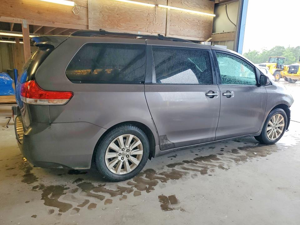 2011 Toyota Sienna VIN 5TDYK3DC5BS067518 COPART salvage auction — FRONT END, Tx - Certificate Of Title, sold $3,050 on 2026-07-02 (photo 3)