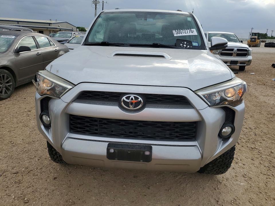 2018 Toyota 4runner VIN JTEBU5JR0J5548085 COPART salvage auction — FRONT END, Tx - Nonrepairable Title, sold $2,100 on 2026-07-09 (photo 5)