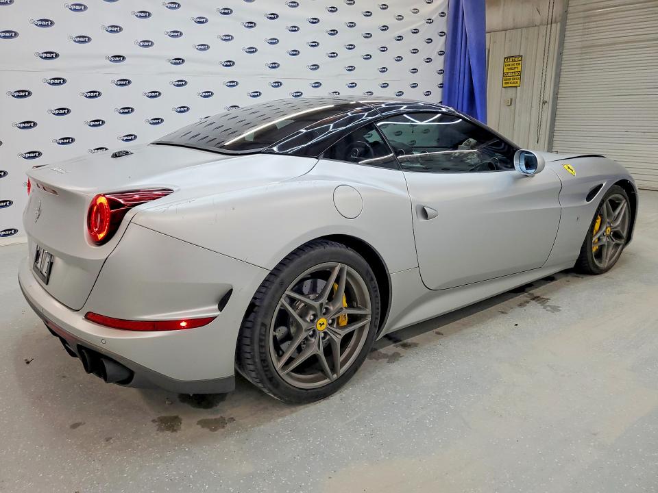 2017 Ferrari California VIN ZFF77XJA2H0226113 COPART salvage auction — SIDE, Tx - Salvage Vehicle Title, sold $54,000 on 2026-08-06 (photo 3)