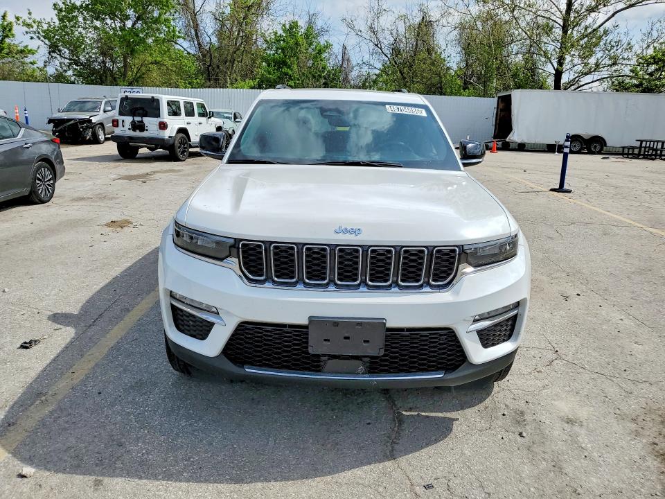 2024 Jeep Grand cherokee VIN 1C4RJYB61RC114556 COPART salvage auction — MINOR DENT/SCRATCHES, IL - CERTIFICATE OF TITLE, sold $19,200 on 2026-07-09 (photo 5)