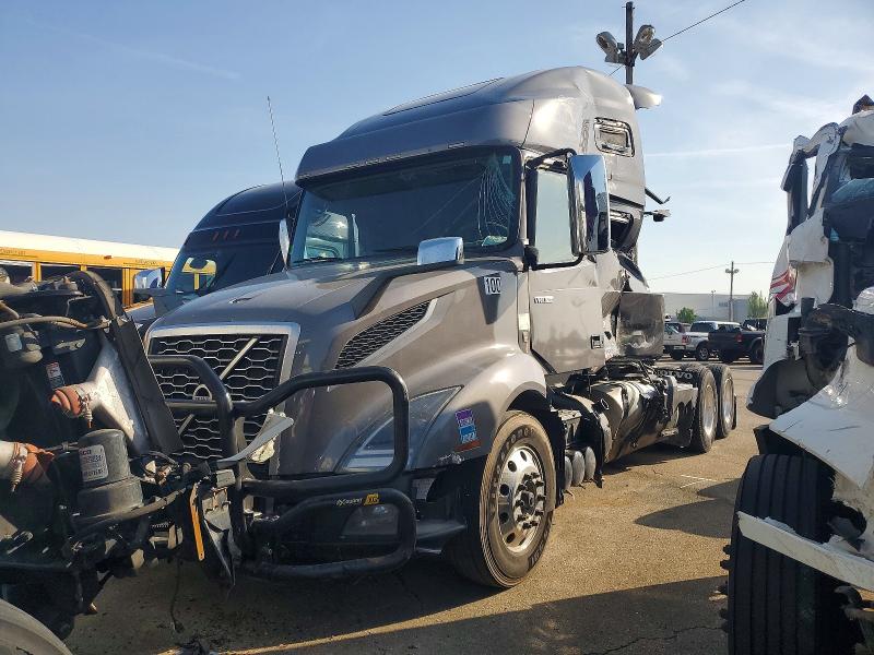 2022 Volvo VIN 4V4NC9EH7NN298013 COPART salvage auction — ROLLOVER, OH - CERT OF TITLE-SALVAGE, sold $10,500 on 2026-07-09 (photo 2)