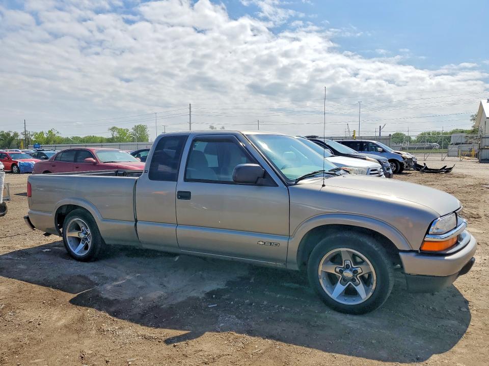 2002 Chevrolet S-10 pickup VIN 1GCCS19W728264065 COPART salvage auction — HAIL, Ia - Cert Of Title-Salvage Title, sold $2,300 on 2026-07-31 (photo 4)
