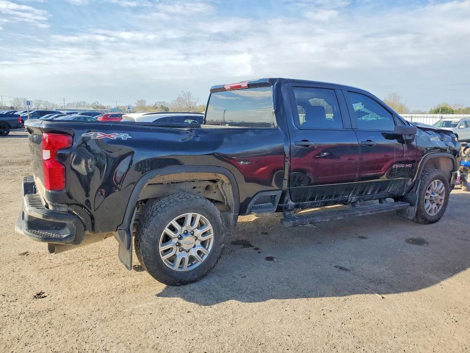 2023 Chevrolet Silverado VIN 2GC4YLEY2P1713913 COPART salvage auction — ROLLOVER, On - Permit No Brand - Unfit, sold $12,300 on 2026-07-09 (photo 3)