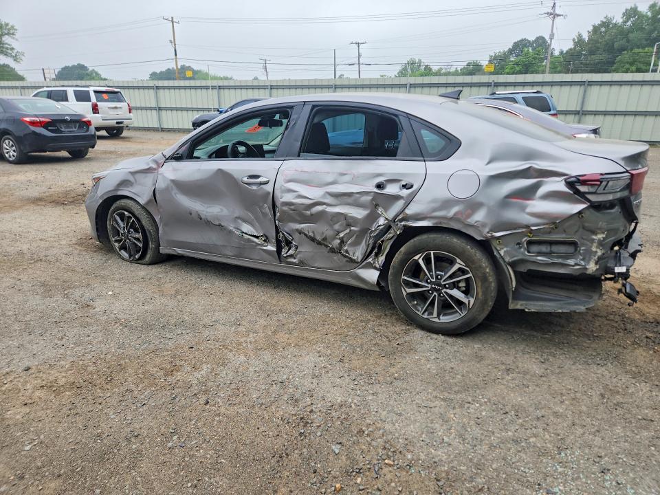 2024 Kia Forte VIN 3KPF24AD8RE773560 COPART salvage auction — SIDE, La - Cert Of Title-Salvage, sold $3,500 on 2026-07-09 (photo 2)