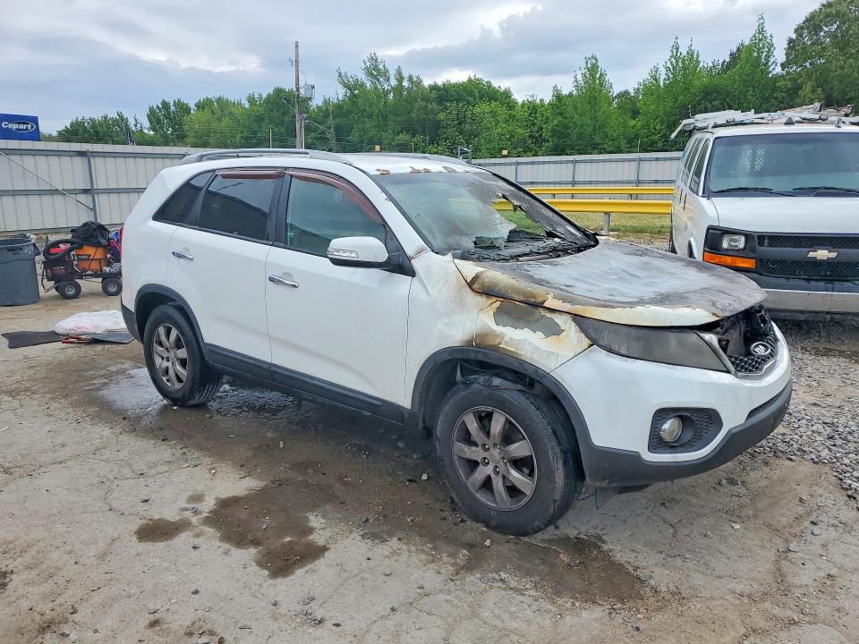 2011 Kia Sorento VIN 5XYKT3A11BG164203 COPART salvage auction — ENGINE BURN, Tn - Non-Repairable Certificate, sold $200 on 2026-07-02 (photo 4)