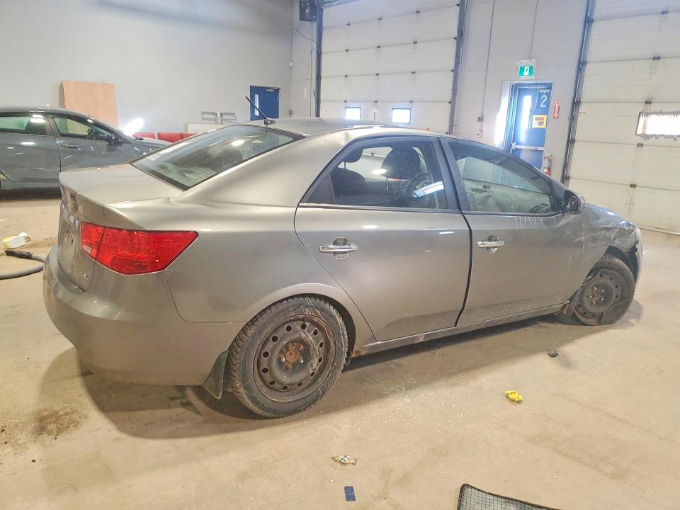 2012 Kia Forte VIN KNAFU4A25C5629067 COPART salvage auction — ROLLOVER, Salvage Title, sold $250 on 2026-07-30 (photo 3)
