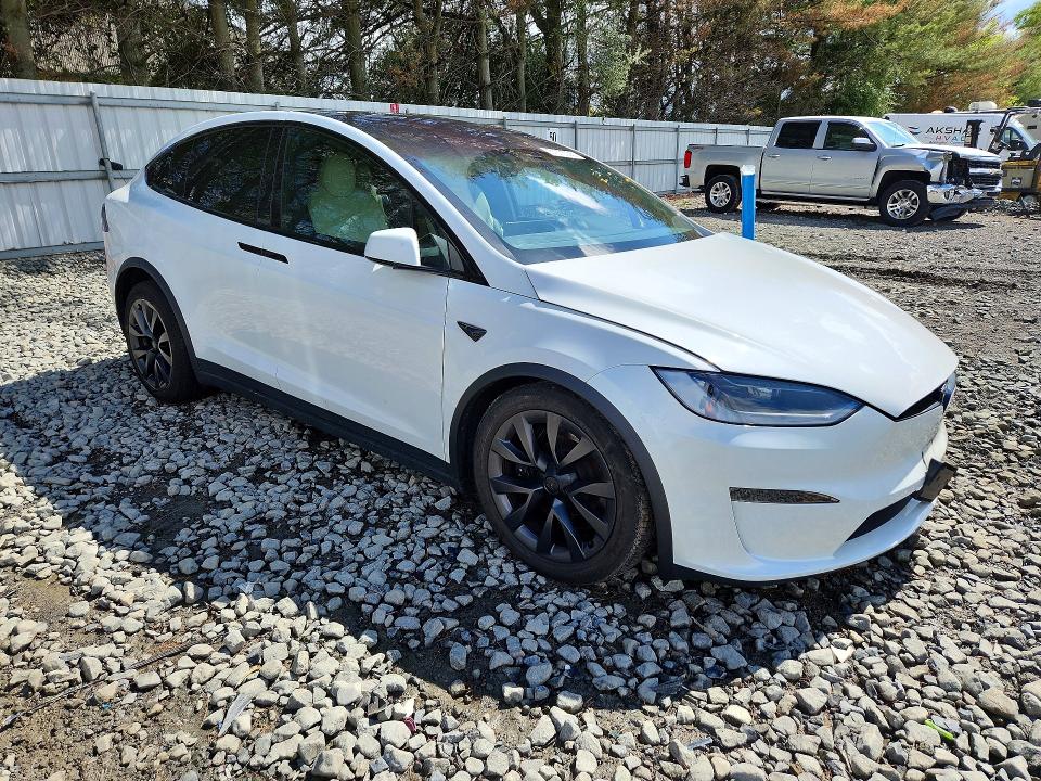 2023 Tesla Model x VIN 7SAXCBE54PF425337 COPART salvage auction — SIDE, Nj - Cert Of Title-Salvage, sold $35,500 on 2026-07-06 (photo 4)