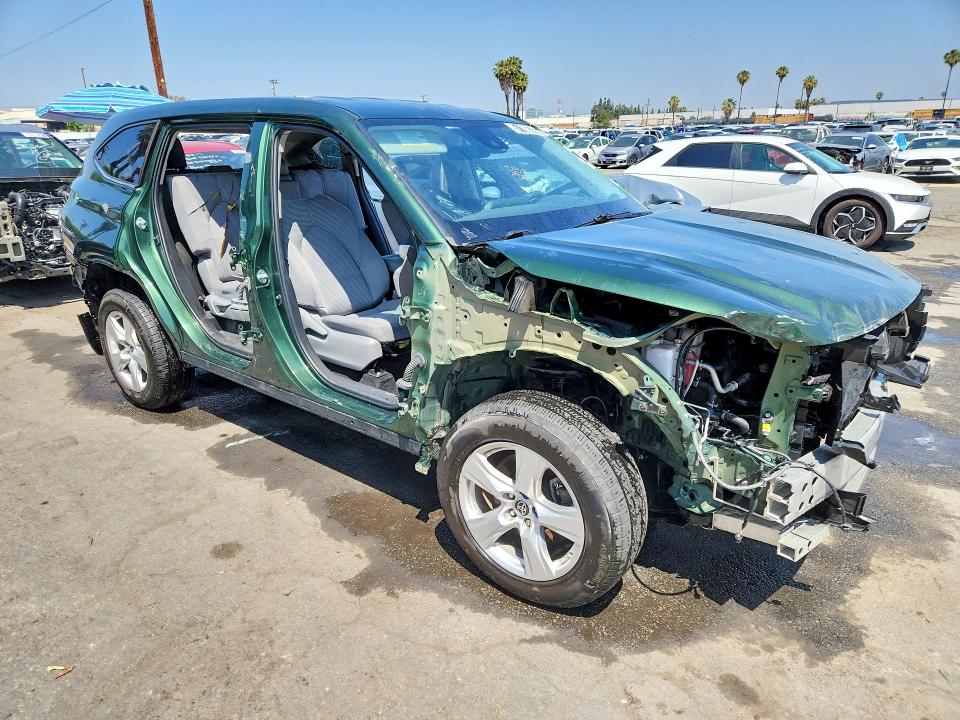 2023 Toyota Highlander VIN 5TDKDRAH4PS500871 COPART salvage auction — STRIPPED, Il - Salvage Certificate, sold $6,300 on 2026-07-07 (photo 4)