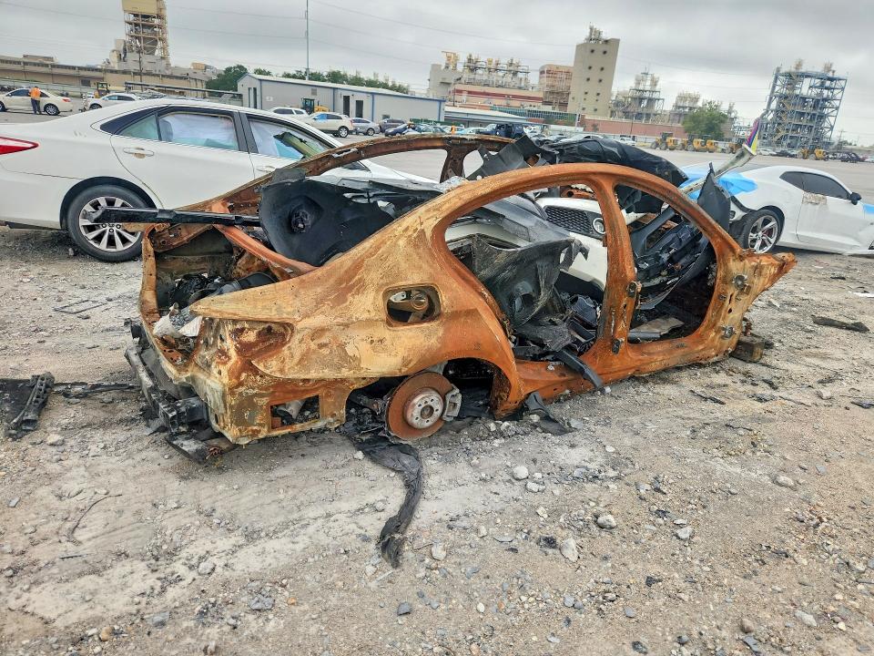 2019 BMW M550i xdrive VIN WBAJB9C56KB287651 COPART salvage auction — INTERIOR BURN, LA - CERT OF TITLE-SALVAGE, sold $70 on 2026-07-29 (photo 3)